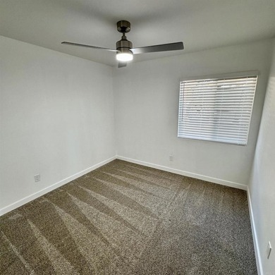 Beautifully updated single-story home: 4 bedrooms, 2 full baths - photo 19