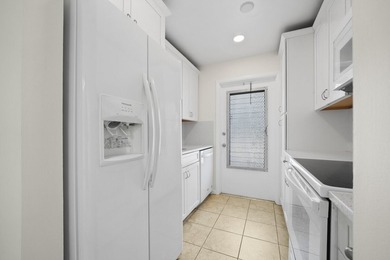 Boaters & Water Lovers Paradise! Live on the Intracoastal for a - photo 19