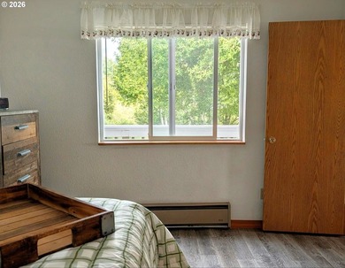 Wake up to sweeping views of the Chetco River, Pacific Ocean and - photo 19