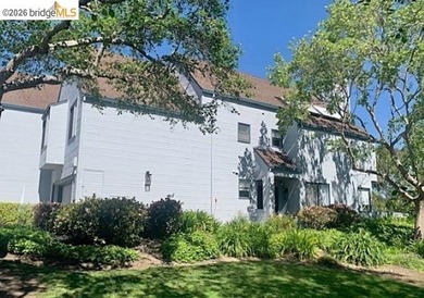 Discover the hidden gem of Meadowcrest- where spacious townhome - photo 3