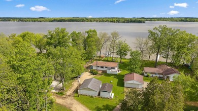 Experience the charm of lake living in this charming 3-bed - photo 30