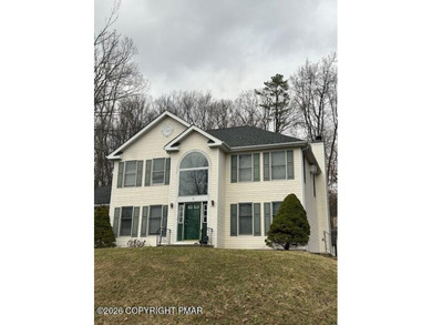 Lake Home For Sale in East Stroudsburg, Pennsylvania