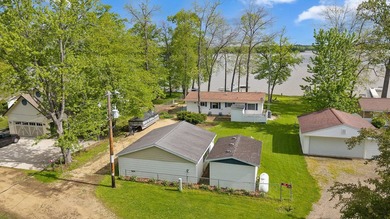 Experience the charm of lake living in this charming 3-bed - photo 34