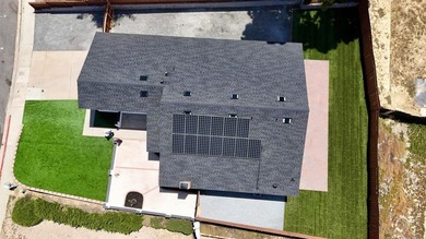 Beautifully updated single-story home: 4 bedrooms, 2 full baths - photo 39