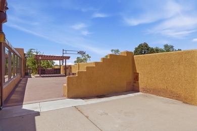 Beautifully remodeled 2-bedroom, 2-bathroom townhouse featuring - photo 44