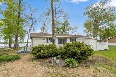 Experience the charm of lake living in this charming 3-bed - photo 55