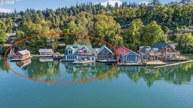 Lake Home For Sale in Oregon City, Oregon