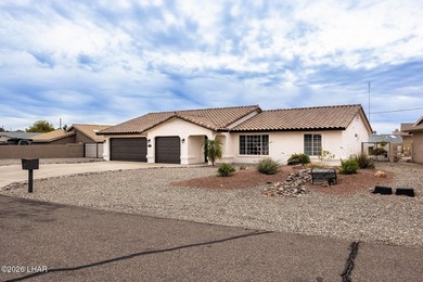 Experience the Platinum Difference in this beautifully updated - photo 2