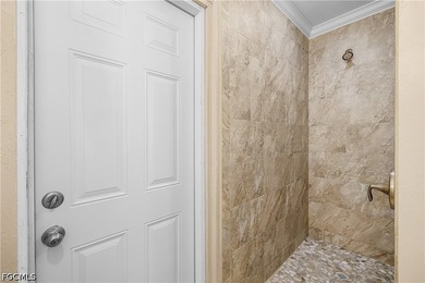 Well-maintained and beautifully updated island bungalow located - photo 22