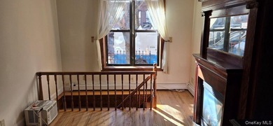 Brick Townhouse on one of Harlem's most beautiful tree-lined - photo 4