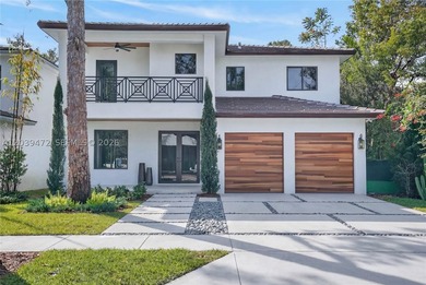 Exceptional residence perfectly situated just minutes from South - photo 1