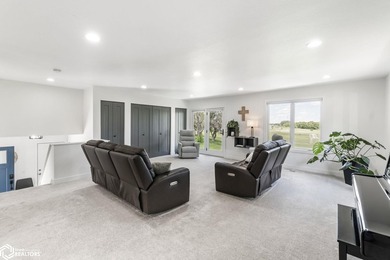 WARM AND INVITING! THIS BEAUTIFUL 3 BEDROOM IS FANTASTIC! A MUST - photo 6