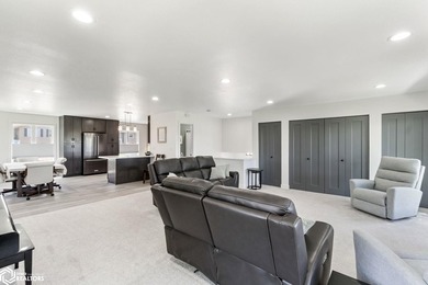 WARM AND INVITING! THIS BEAUTIFUL 3 BEDROOM IS FANTASTIC! A MUST - photo 7