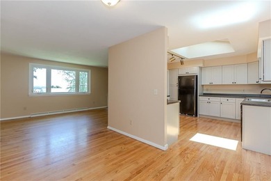 Beautiful Raised Ranch with stunning Sakonnet River views, set - photo 11