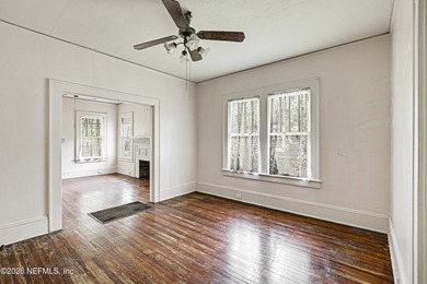 **INVESTOR SPECIAL**UPDATED***GREAT LOCATION** Welcome home to - photo 4