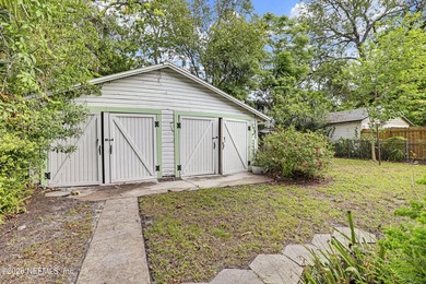 **INVESTOR SPECIAL**UPDATED***GREAT LOCATION** Welcome home to - photo 6