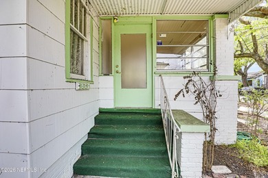 **INVESTOR SPECIAL**UPDATED***GREAT LOCATION** Welcome home to - photo 7