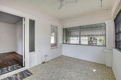 **INVESTOR SPECIAL**UPDATED***GREAT LOCATION** Welcome home to - photo 8