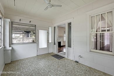 **INVESTOR SPECIAL**UPDATED***GREAT LOCATION** Welcome home to - photo 10