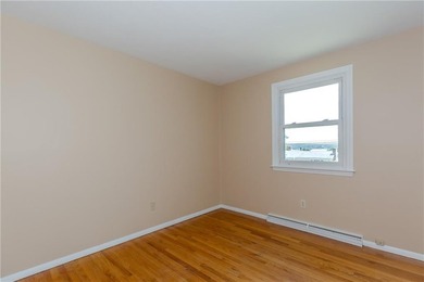 Beautiful Raised Ranch with stunning Sakonnet River views, set - photo 21