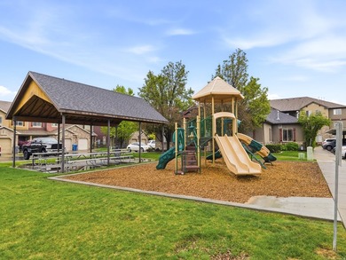 PRICE IMPROVEMENT $10,100! 3 Bed | 2 Bath mountain-view condo in - photo 22