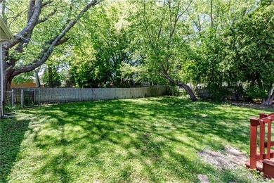 Beautiful Raised Ranch with stunning Sakonnet River views, set - photo 38
