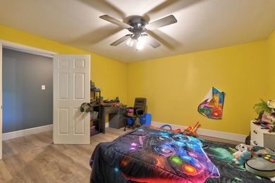 Welcome home to this beautifully updated 4-bedroom, 3-bath - photo 4