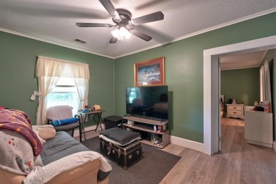 Welcome home to this beautifully updated 4-bedroom, 3-bath - photo 7