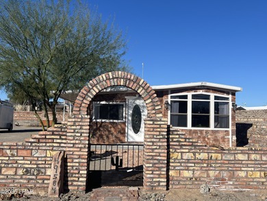 (private lake, pond, creek) Home For Sale in Quartzsite Arizona