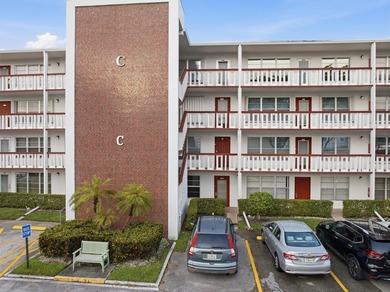 Beautifully updated and fully furnished ground-floor 1BR/1.5BA - photo 24