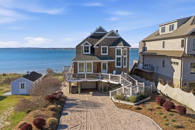 688 Dune Road offers a rare bayfront setting in Westhampton - photo 3