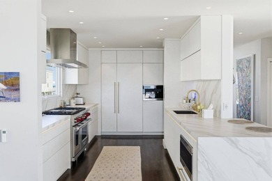 688 Dune Road offers a rare bayfront setting in Westhampton - photo 8