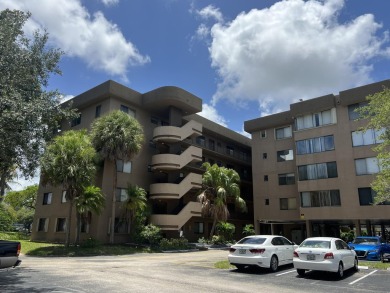 (private lake, pond, creek) Condo For Sale in North Lauderdale Florida