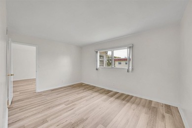 Location is everything in this well-maintained 2-bedroom, 2-bath - photo 11