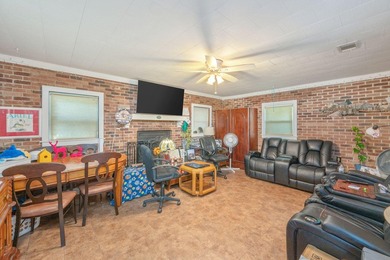 Investor special in a fantastic location! Rare opportunity - photo 13