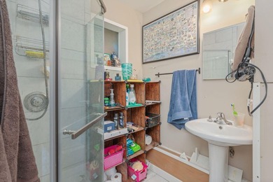 Investor special in a fantastic location! Rare opportunity - photo 15