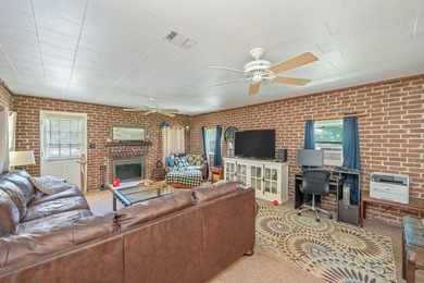Investor special in a fantastic location! Rare opportunity - photo 18
