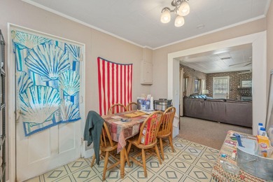 Investor special in a fantastic location! Rare opportunity - photo 20