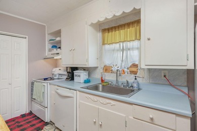 Investor special in a fantastic location! Rare opportunity - photo 23