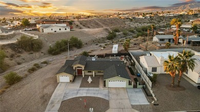 Tucked into a central Lake Havasu location, this truly - photo 5