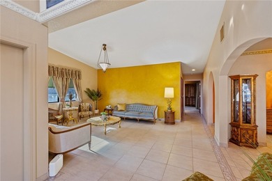 Tucked into a central Lake Havasu location, this truly - photo 6