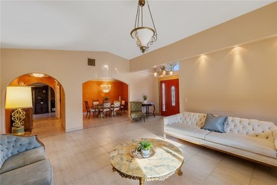 Tucked into a central Lake Havasu location, this truly - photo 9