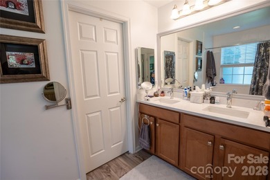 Welcome home to this immaculate, beautifully maintained brick - photo 11