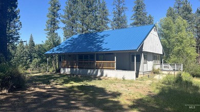 Located in beautiful Garden Valley. Home has 2 bedrooms and 2 - photo 1