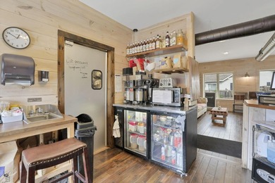 Ultimate Lakeside Hospitality Investment: Custom-Built - photo 23