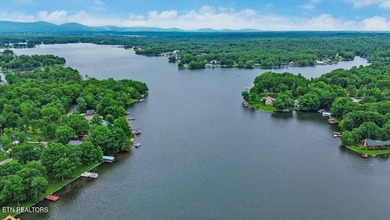 Fabulous Lakefront Home! Beautifully maintained and cared for! - photo 2