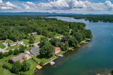 Fabulous Lakefront Home! Beautifully maintained and cared for! - photo 4