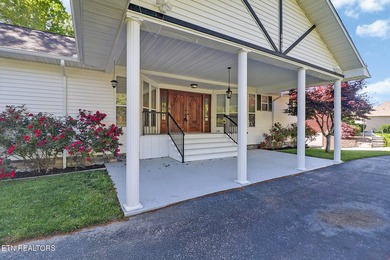 Fabulous Lakefront Home! Beautifully maintained and cared for! - photo 9