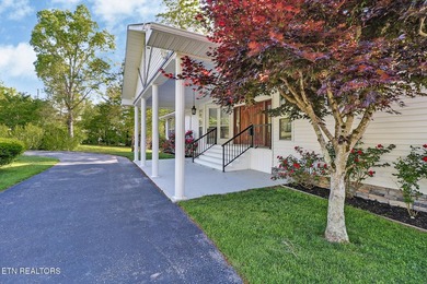 Fabulous Lakefront Home! Beautifully maintained and cared for! - photo 10