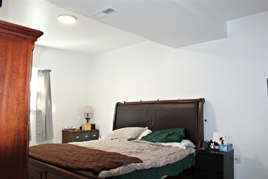 Escape to the lake without sacrificing comfort! This - photo 14